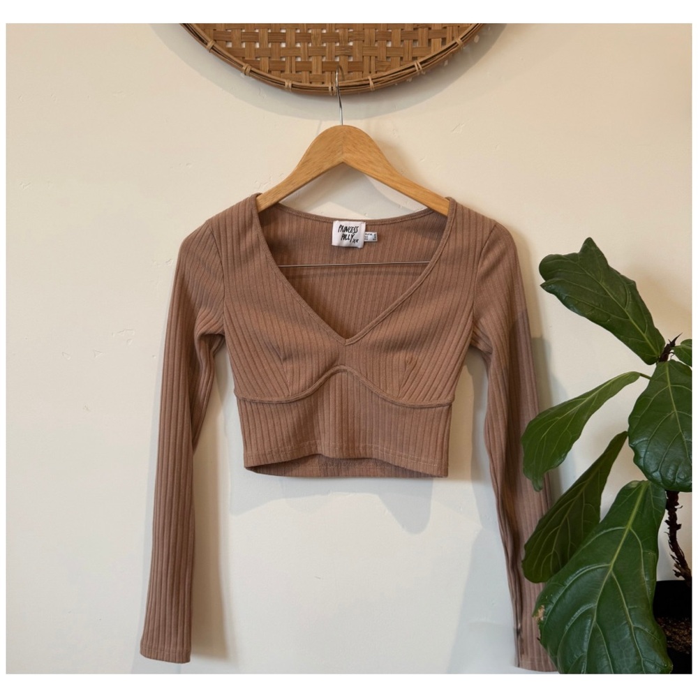 Princess Polly V-Neck Crop Top ✨